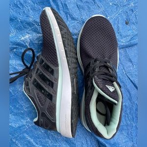 good condition lightly used. zelle and apple cash, may include shipping fees